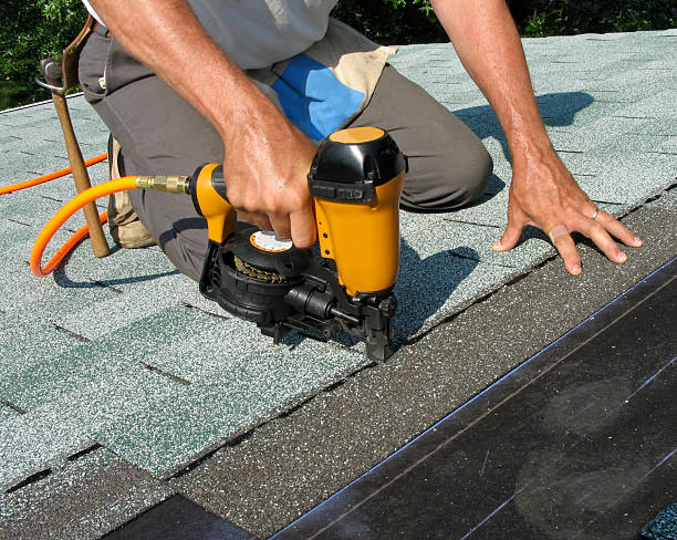 Best Roof Gutter Cleaning  in Maricopa, CA